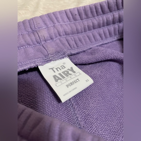 TNA Airy Fleece Perfect Boyfriend Sweatpant XS in Petal Purple - Picture 2 of 4
